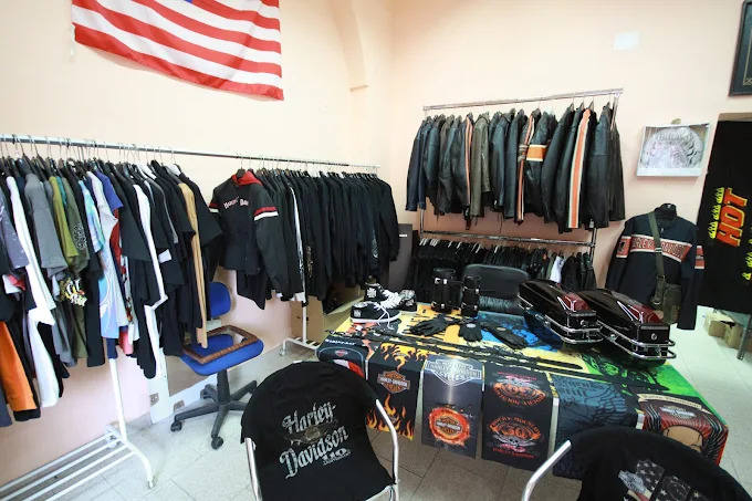 Shop Bikers, inside the store